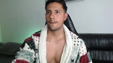Snapshot of mr_real_aaron chatting on 05.19.26 AARON online show from 05.19.26