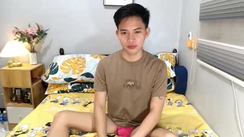 Snapshot of mr_squidcock chatting on 11.06.25 KYLE online show from 11.06.25