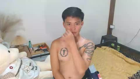Snapshot of mr_squidcock chatting on 03.17.26 KYLE online show from 03.17.26