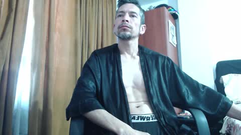 Snapshot of mrcock_col chatting on 01.18.25 mrcock_col online show from 01.18.25