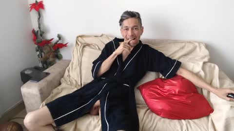 Snapshot of mrcock_col chatting on 04.01.26 mrcock_col online show from 04.01.26