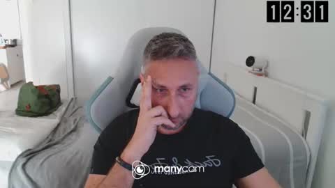 Snapshot of mrdr000 chatting on 04.10.26 mrdr000 online show from 04.10.26