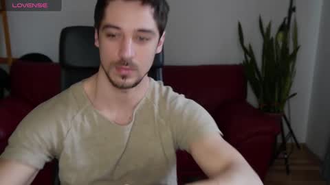 Snapshot of mrgreeneyes01 chatting on 02.04.25 juan luis online show from 02.04.25