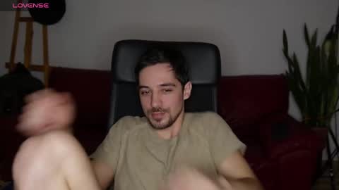 Snapshot of mrgreeneyes01 chatting on 02.04.25 juan luis online show from 02.04.25