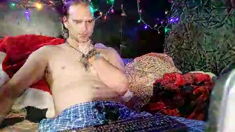 Snapshot of mrkinksized chatting on 12.25.24 MrKinkSized online show from 12.25.24