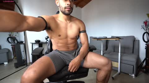 Snapshot of mrlouiss chatting on 01.19.25 Luis Instagram online show from 01.19.25