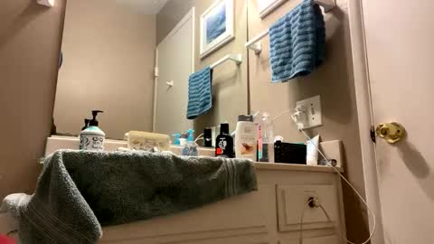 Snapshot of mrmeltyourheart chatting on 02.03.26 James online show from 02.03.26