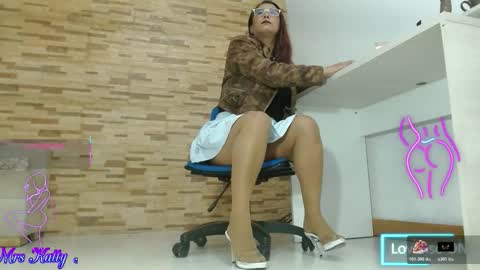 Snapshot of mrskatty chatting on 11.22.25 Tell me Katty online show from 11.22.25