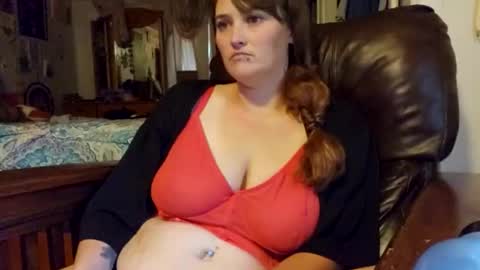 MrsLuna19 online show from 10.24.25