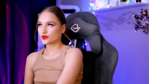 Snapshot of mrstenderbeast chatting on 01.12.25 YOUR OWNER online show from 01.12.25