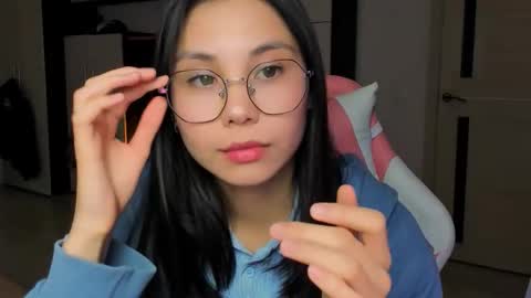 ms_emily_ online show from 09.18.25