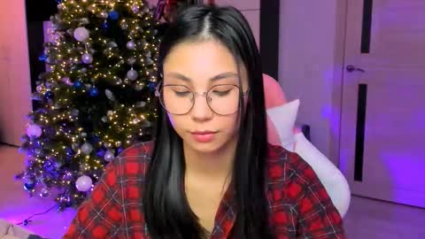 ms_emily_ online show from 12.21.25