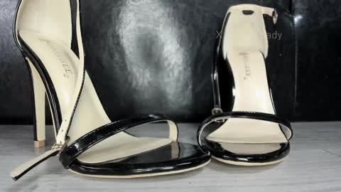 Snapshot of ms_enigma chatting on 12.19.25 Goddess. Miss. Lady. Queen. Madam Milady online show from 12.19.25