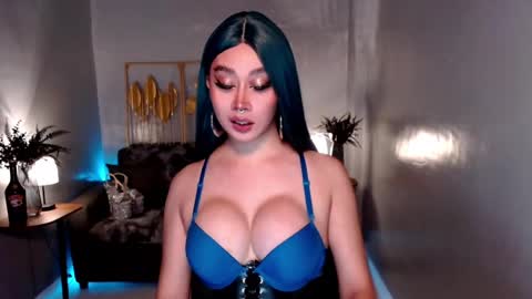 Snapshot of ms_lhaydeebunny chatting on 03.07.25 Evon online show from 03.07.25