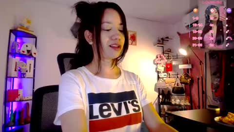 Snapshot of ms_lissa chatting on 04.25.26 MISS LISSA online show from 04.25.26
