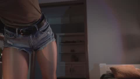 Snapshot of ms_lorelei chatting on 01.03.25 Lore online show from 01.03.25