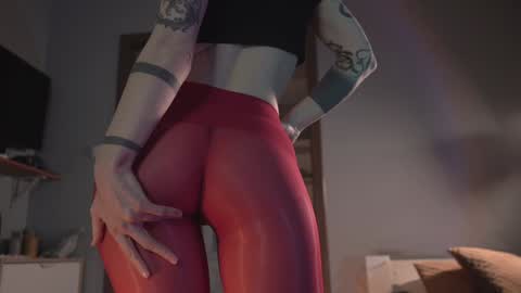 Snapshot of ms_lorelei chatting on 01.30.25 Lore online show from 01.30.25