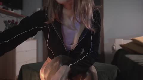 Snapshot of ms_lorelei chatting on 02.23.25 Lore online show from 02.23.25