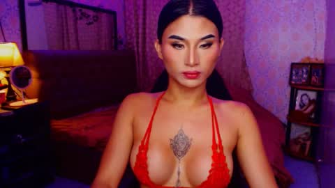 Snapshot of msasianbigcockts chatting on 01.04.25 Thea online show from 01.04.25