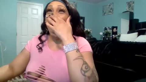 Queen Baddie online show from 02.13.25