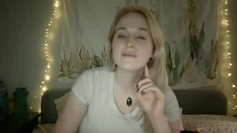 msclairewhatever online show from 09.08.25