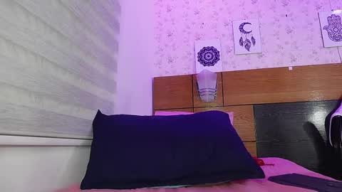 Snapshot of mssburbuja chatting on 03.06.25 Manuela online show from 03.06.25