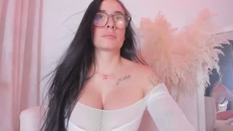 Snapshot of msschloee chatting on 06.17.26 Chloe new account online show from 06.17.26