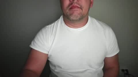 Snapshot of mtman5 chatting on 11.25.25 mtman5 online show from 11.25.25