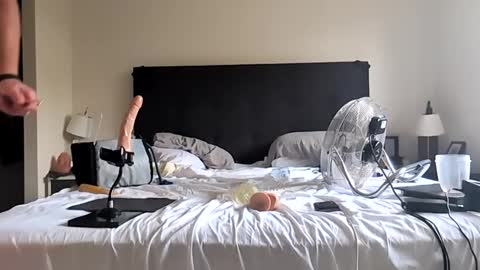 Snapshot of mudjimba chatting on 12.16.24 mudjimba online show from 12.16.24