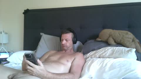 Snapshot of mudjimba chatting on 12.24.24 mudjimba online show from 12.24.24