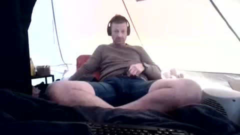 Snapshot of mudjimba chatting on 09.12.25 mudjimba online show from 09.12.25