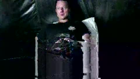 Snapshot of mudjimba chatting on 10.13.25 mudjimba online show from 10.13.25