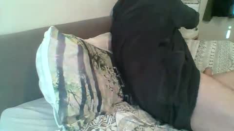 Snapshot of muff74 chatting on 10.05.25 muff74 online show from 10.05.25