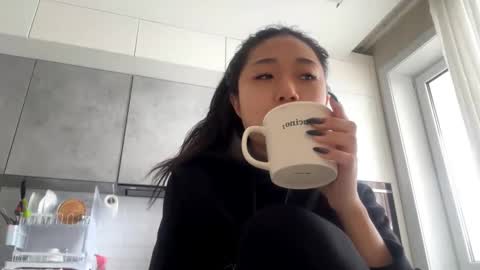 Mia online show from 03.12.26