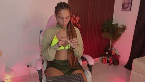 Snapshot of mulata_ch chatting on 06.25.26 HEY GUYS IF YOU LIKE SEXY SHOW YOU ARE IN THE CORRECT PLACE CU WENESDAY PVT OPEN TRANSMISSION TIME 5 PM - 10 PM COLOMBIA online show from 06.25.26