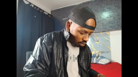 Snapshot of muller_asher chatting on 11.23.25 Muller Asher online show from 11.23.25