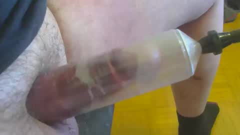 Snapshot of multiplecumandorgasm chatting on 03.05.25 Juicy German Cock online show from 03.05.25