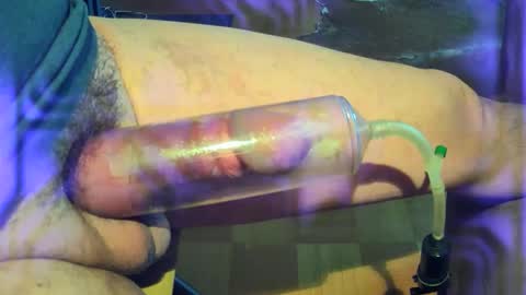 Snapshot of multiplecumandorgasm chatting on 11.25.25 Juicy German Cock online show from 11.25.25