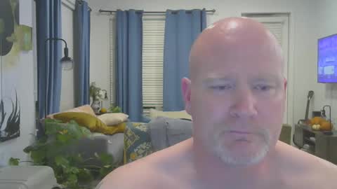 Snapshot of multipopper chatting on 11.04.25 multipopper online show from 11.04.25