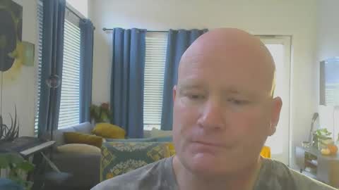 Snapshot of multipopper chatting on 12.21.25 multipopper online show from 12.21.25