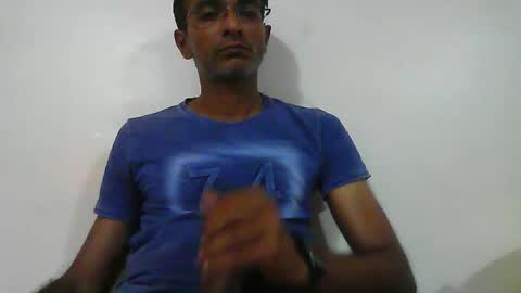 Snapshot of mumbaimonster8inch chatting on 04.24.26 rajesh engineer online show from 04.24.26