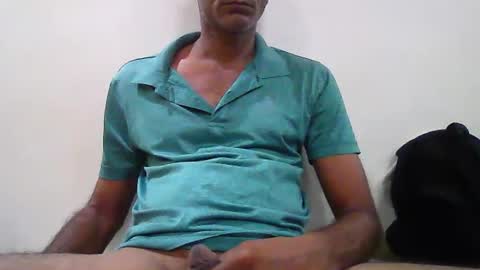 Snapshot of mumbaimonster8inch chatting on 05.05.26 rajesh engineer online show from 05.05.26
