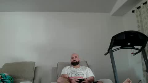 Snapshot of munchies420 chatting on 07.08.26 Bearded online show from 07.08.26