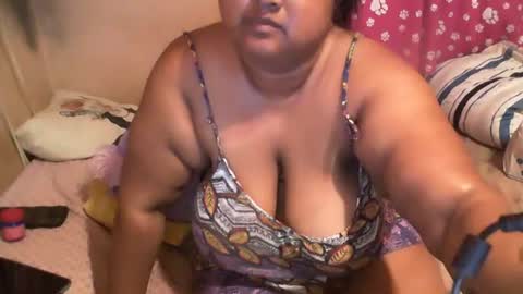 Snapshot of munniegalz1 chatting on 06.22.26 your angel online show from 06.22.26
