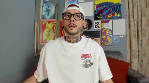 Snapshot of murdockh chatting on 10.27.25 murdok online show from 10.27.25