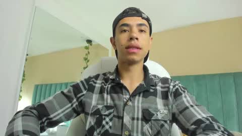 Snapshot of muscle_scott chatting on 09.12.25 muscle scott online show from 09.12.25