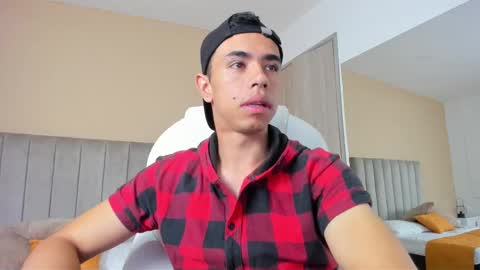 Snapshot of muscle_scott chatting on 09.13.25 muscle scott online show from 09.13.25