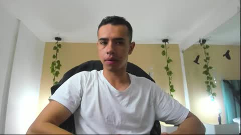 Snapshot of muscle_scott chatting on 10.23.25 muscle scott online show from 10.23.25