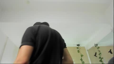 Snapshot of muscle_scott chatting on 10.27.25 muscle scott online show from 10.27.25