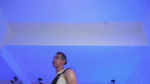 Snapshot of muscle_scott chatting on 10.31.25 muscle scott online show from 10.31.25